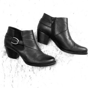 BareTraps Black Ankle Booties Size 6 Women’s